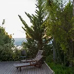 Mos Villa