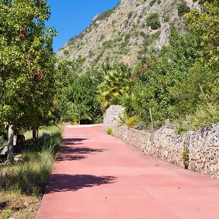 Villa Mos