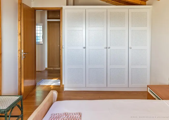 Mos * Каламата